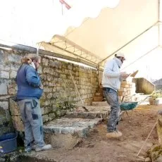 Réalisation d'un dallage extérieur en pavés anciens
