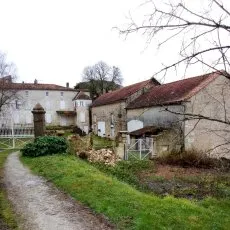 Dépose d'un mur en moellons pour restauration à suivre