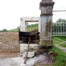 Encadrement d'ouverture en pierre de taille - en cours de réalisation