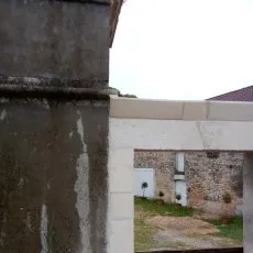 Encadrement d'ouverture en pierre de taille