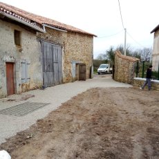 Réalisation d'une allée drainante - Engazonnement à suivre